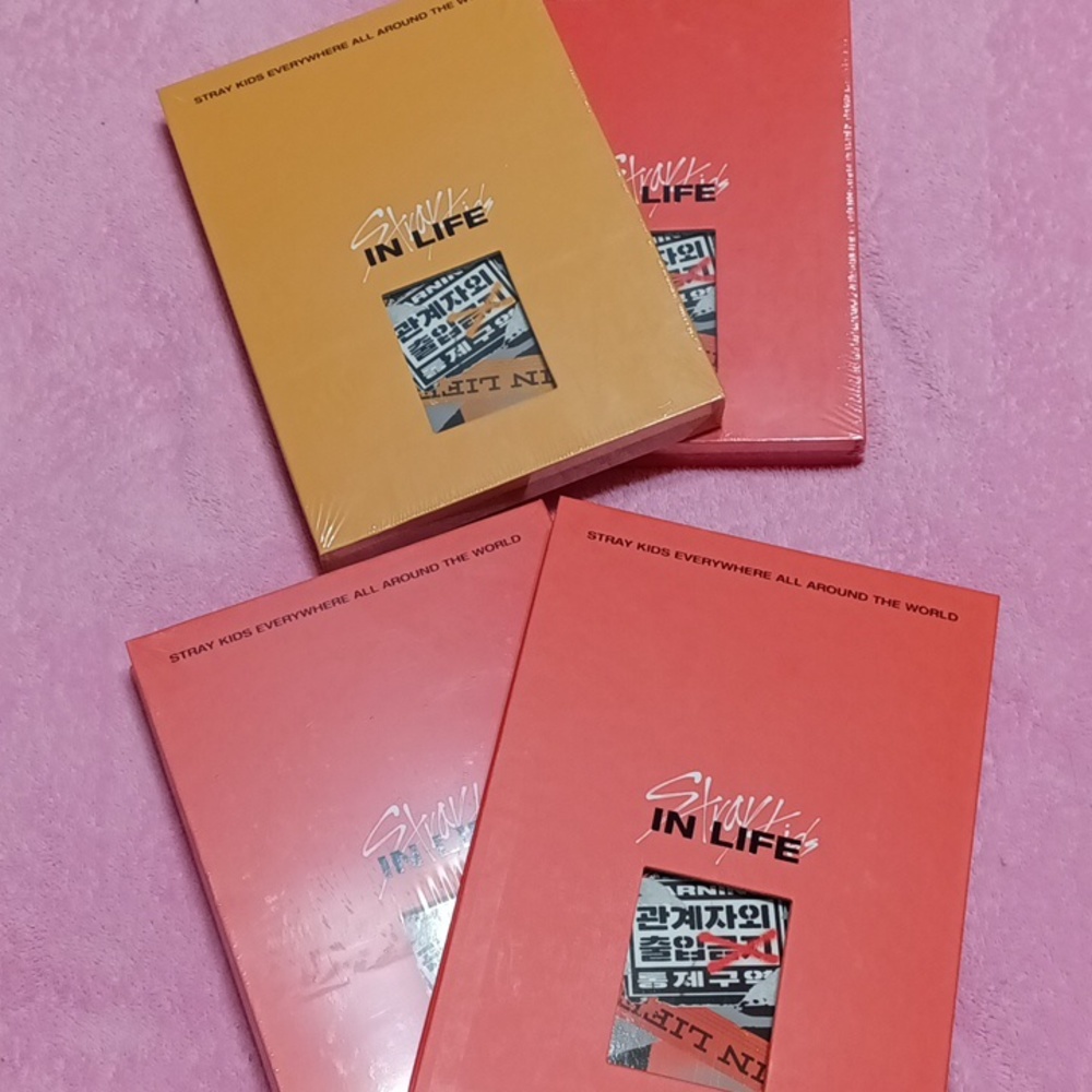 Stray Kids Opened and unopened albums.